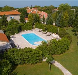 5 Bedroom Istrian Villa Estate with Large Pool and Gardens near Barban, Sleeps 12